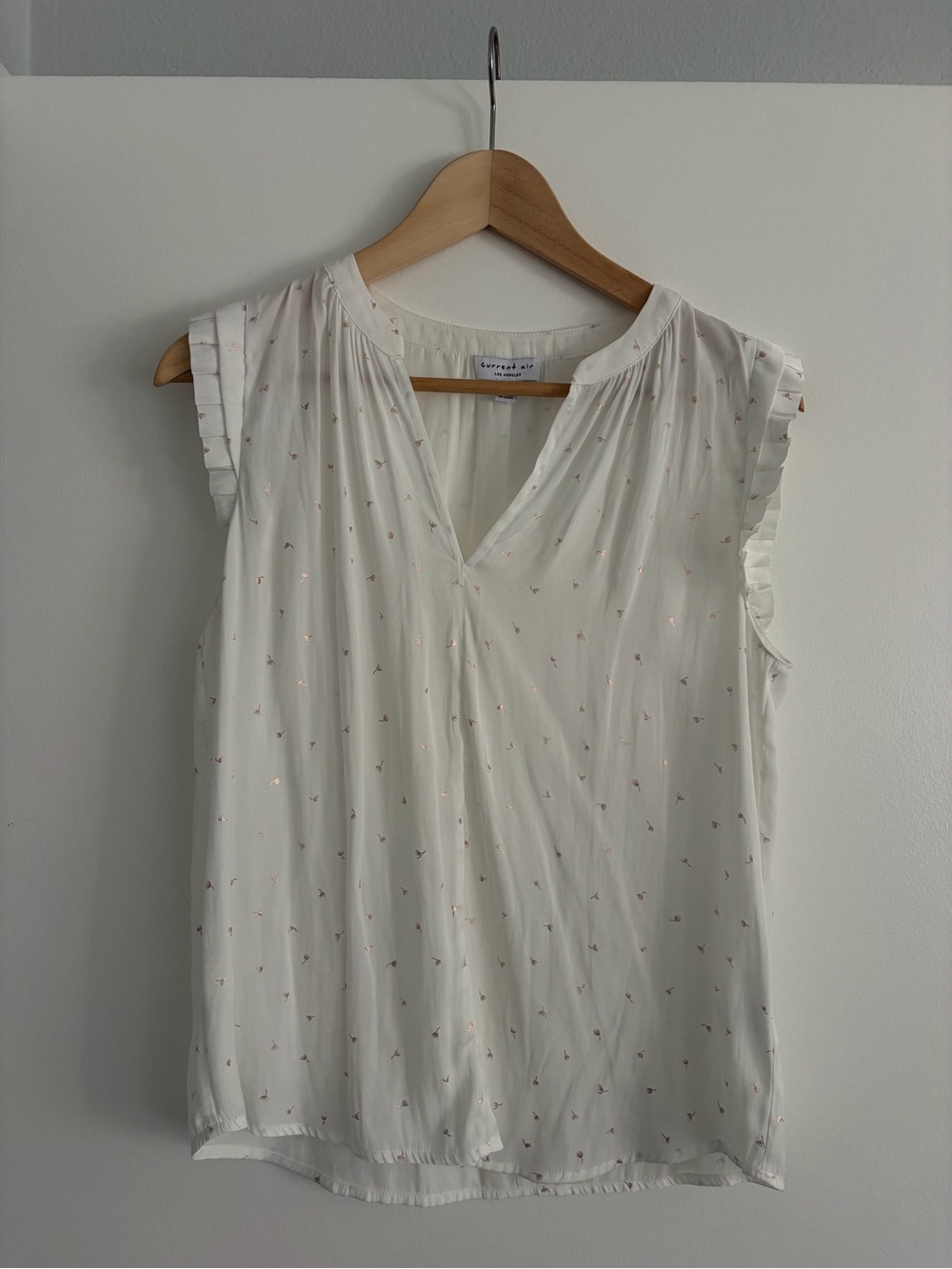 Current Air White V-Neck Sleeveless Blouse with Dot Detail